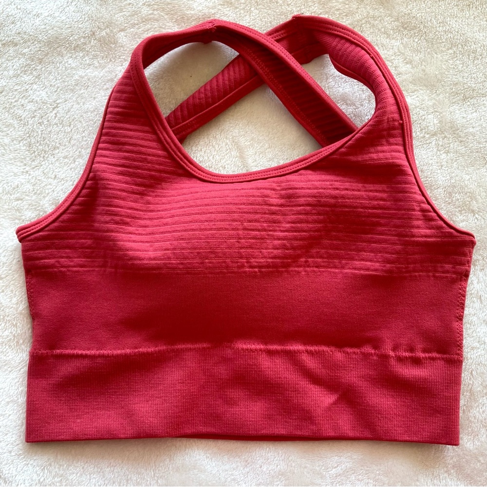 Alphalete Vault high-impact seamless sports bra. ❤️ - Picture 4 of 7